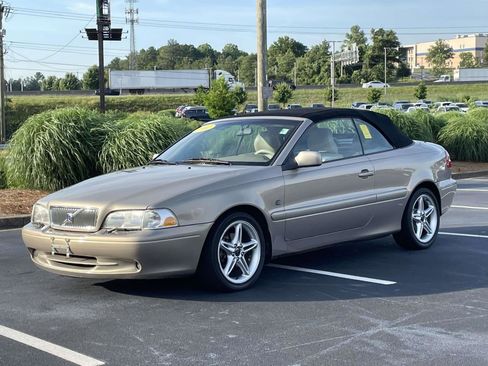 Used 2002 Volvo C70 LT FWD image 3