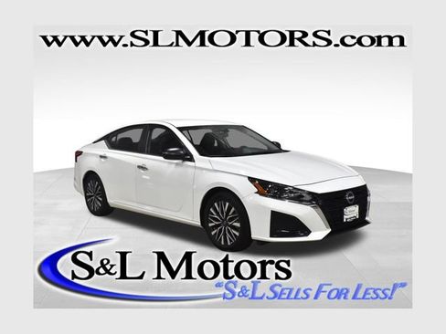 Used 2025 Nissan Altima 2.5 SV FWD image 1