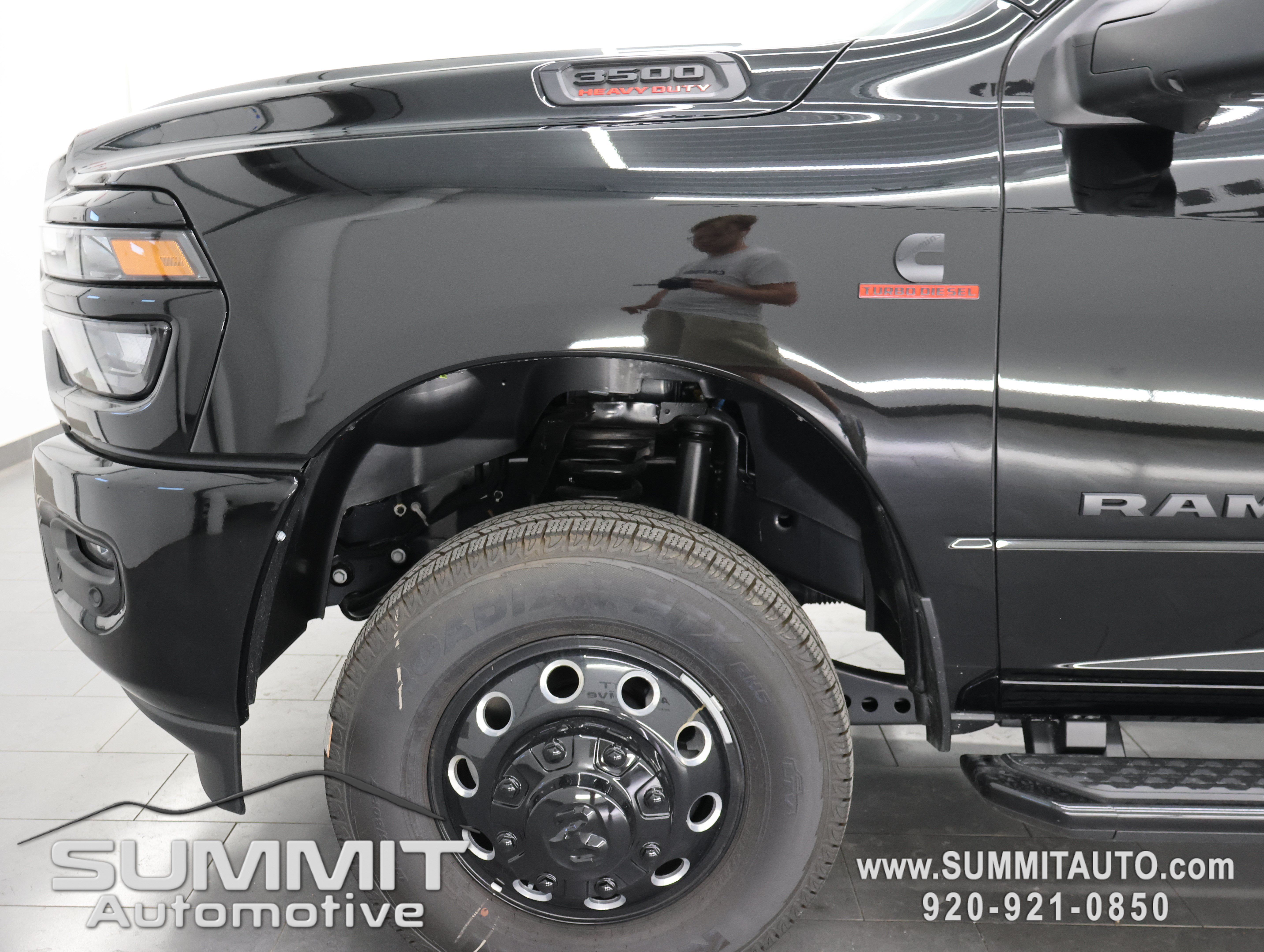 New 2026 RAM 3500 Big Horn AWD/4WD image 38