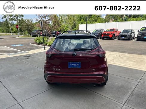 Used 2023 Nissan Kicks SR w/ SR Premium Package FWD image 7