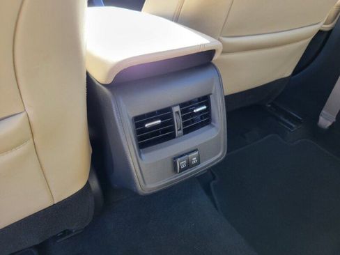 Used 2022 Toyota Avalon XLE image 29