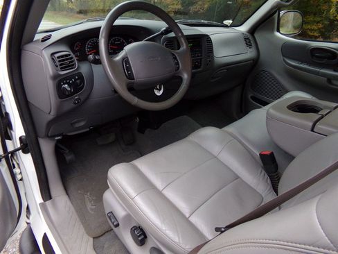 Used 2001 Ford F150 Lariat image 27