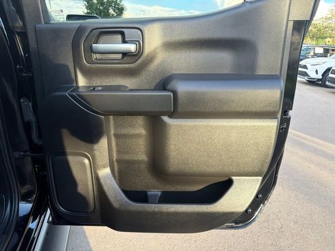 Used 2022 Chevrolet Silverado 1500 LT AWD/4WD image 14