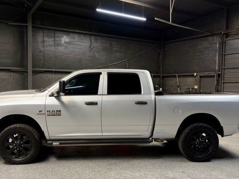 Used 2016 RAM 2500 Tradesman w/ Chrome Appearance Group AWD/4WD image 2