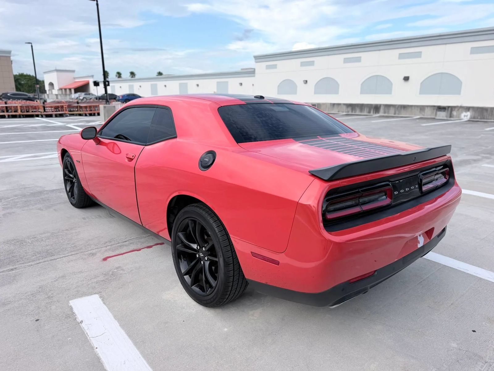 Used 2018 Dodge Challenger R/T w/ Driver Convenience Group RWD image 14