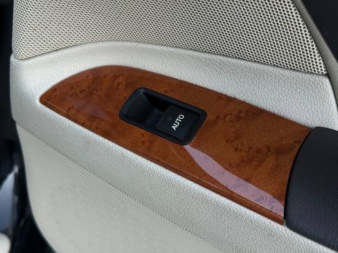 Used 2009 Lexus IS 350 RWD image 19