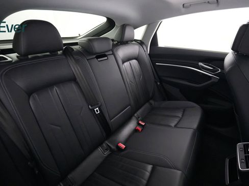 Used 2022 Audi e-tron Premium w/ Convenience Plus Package image 5