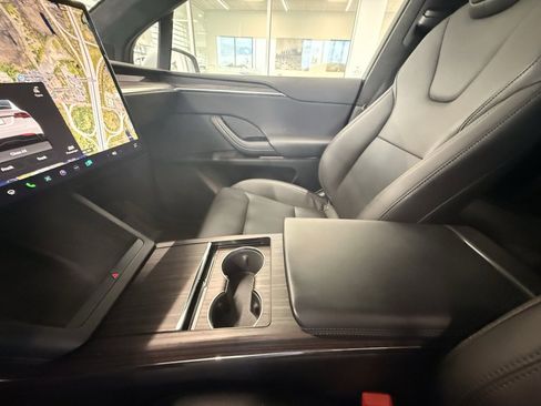Used 2023 Tesla Model X image 24