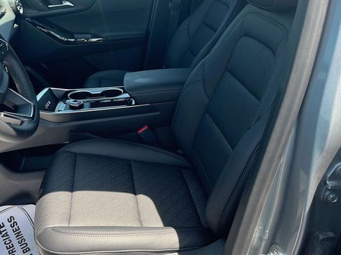 New 2026 Chevrolet Equinox LT w/ Convenience Package II AWD/4WD image 21
