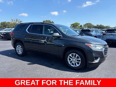 Used 2021 Chevrolet Traverse LT