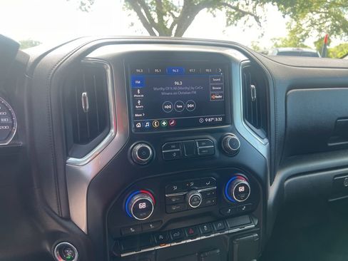 Used 2020 Chevrolet Silverado 1500 RST image 12