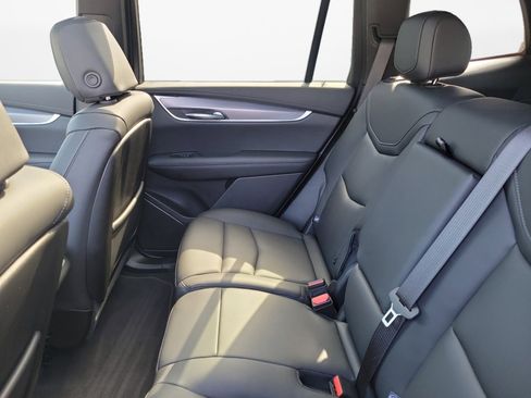 New 2025 Cadillac XT6 Luxury image 13