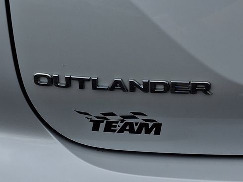 Used 2022 Mitsubishi Outlander ES FWD image 32