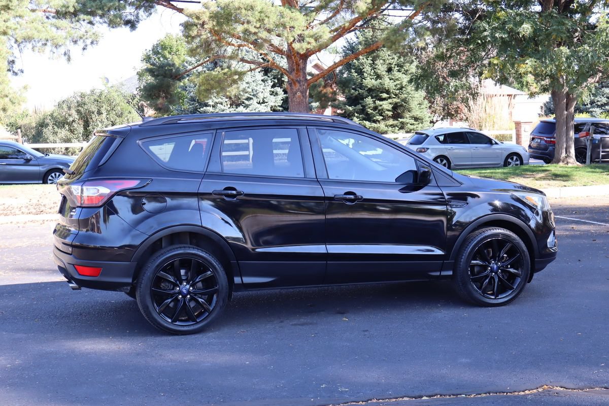 Used 2017 Ford Escape SE w/ Equipment Group 201A AWD/4WD image 4