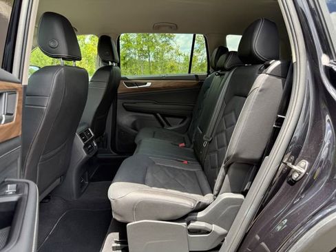 Used 2026 Volkswagen Atlas SE AWD/4WD image 14