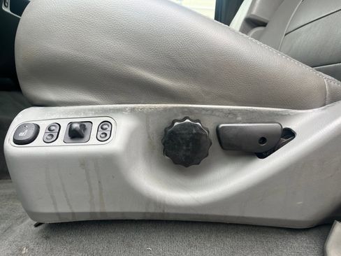 Used 2002 Ford F350 Lariat image 13