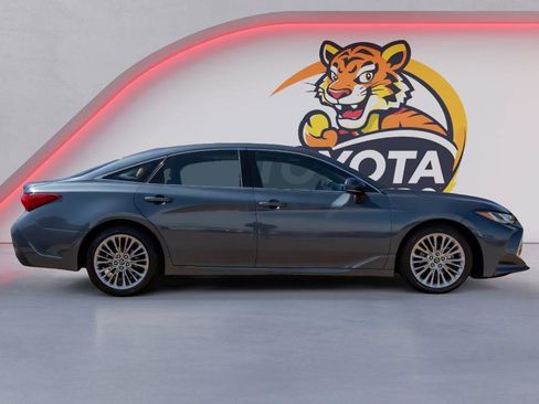 Used 2019 Toyota Avalon Limited w/ Advanced Safety Package image 4