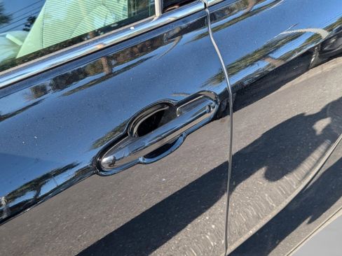 Used 2021 Toyota Highlander LE image 23