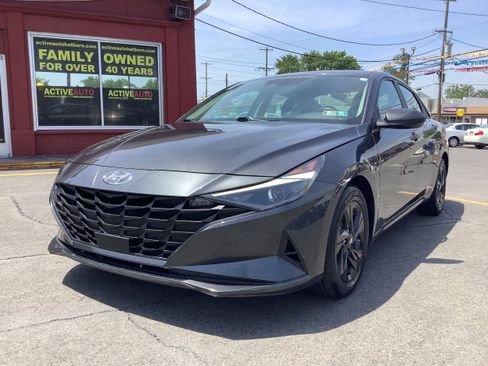 Used 2021 Hyundai Elantra SEL w/ Convenience Package FWD image 3