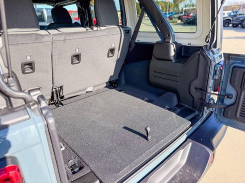 New 2026 Jeep Wrangler Unlimited Rubicon AWD/4WD image 4