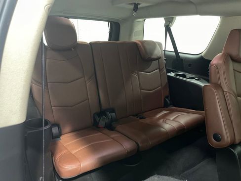 Used 2016 Cadillac Escalade ESV Luxury image 28