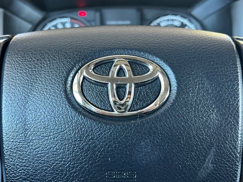 Certified 2017 Toyota Tacoma SR image 33