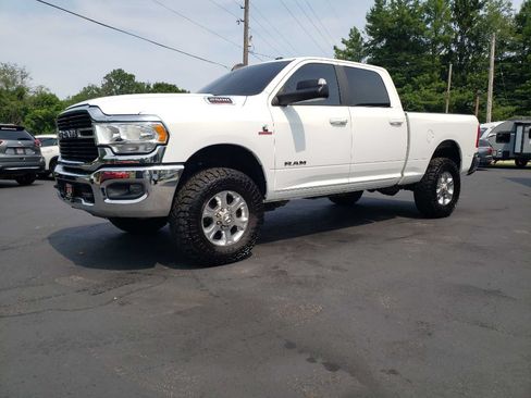 Used 2021 RAM 2500 Big Horn w/ Level 1 Equipment Group AWD/4WD image 3