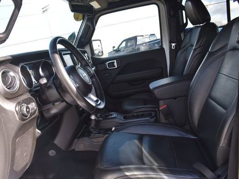 Used 2022 Jeep Wrangler Unlimited Sahara image 22