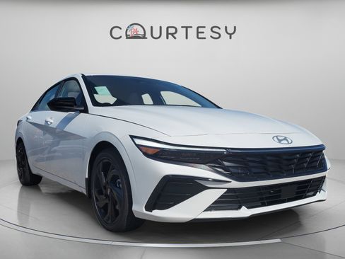 New 2026 Hyundai Elantra SEL Sport Premium FWD image 5