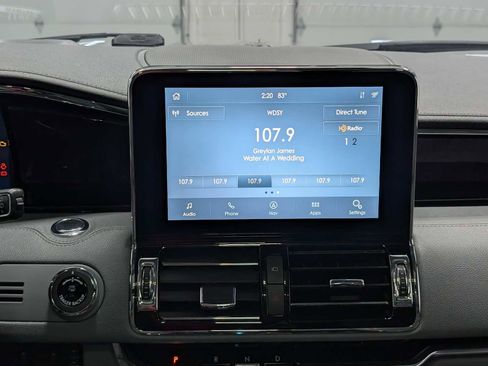 Used 2020 Lincoln Navigator L Reserve w/ Luxury Package image 19