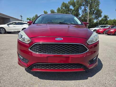Used 2015 Ford Focus SE w/ SE Sport Package FWD image 2