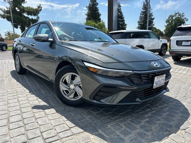 Certified 2026 Hyundai Elantra SE FWD image 1