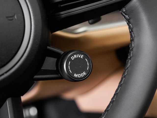 Certified 2026 Porsche Cayenne AWD/4WD image 12