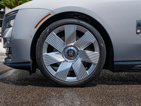 Used 2024 Rolls-Royce Spectre w/ Spectre Launch Package AWD/4WD image 12