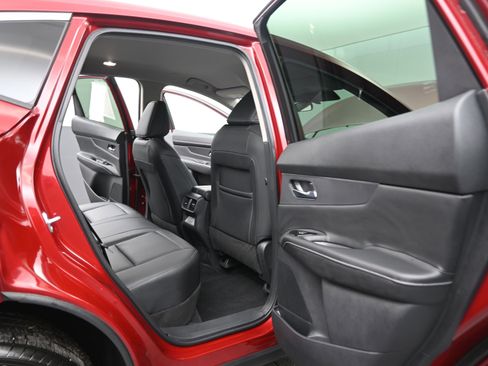 Certified 2025 Nissan Murano SV image 21