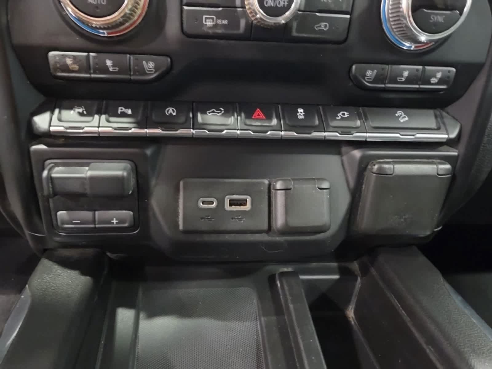 Used 2019 GMC Sierra 1500 SLT w/ SLT Premium Plus Package AWD/4WD image 29