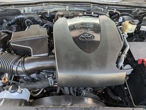 Used 2018 Toyota Tacoma SR5 image 22