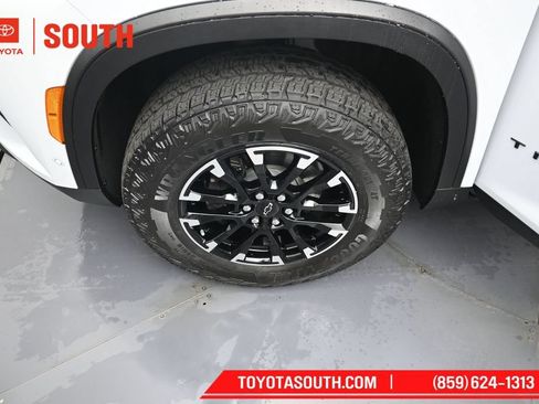 Used 2026 Chevrolet Traverse Z71 w/ Enhanced Driving Package AWD/4WD image 43
