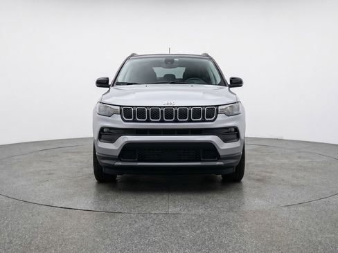 Used 2025 Jeep Compass Limited image 2