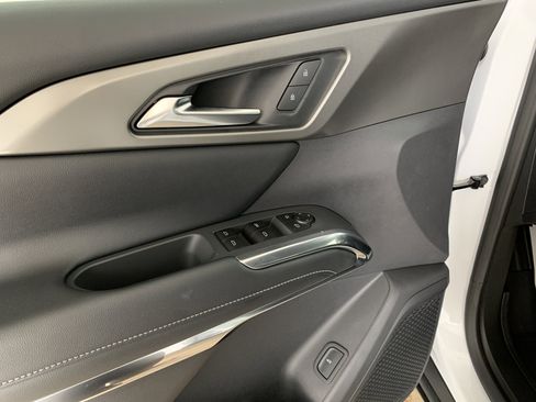 New 2026 Chevrolet Traverse LT w/ Driver Confidence Package image 17