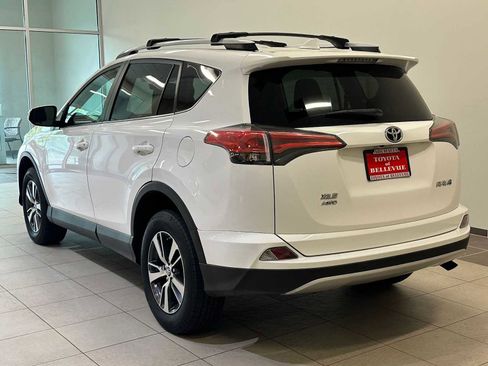 Used 2016 Toyota RAV4 XLE w/ Convenience Package AWD/4WD image 4