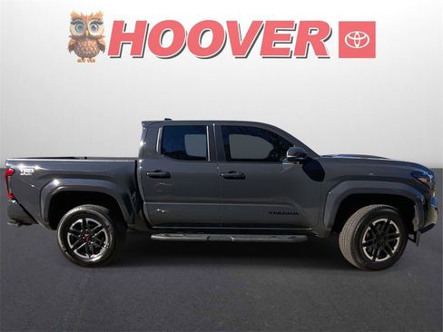 Used 2024 Toyota Tacoma TRD Sport image 2