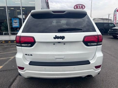Used 2018 Jeep Grand Cherokee Altitude image 11