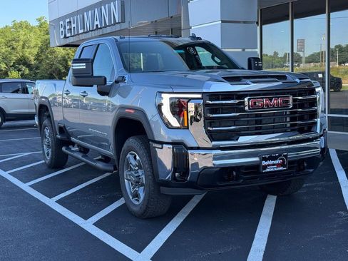 New 2026 GMC Sierra 2500 SLE w/ SLE Value Package; AWD/4WD image 2