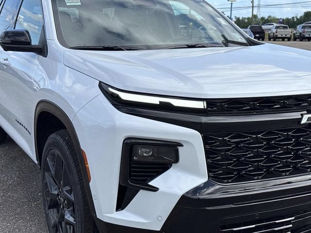 New 2026 Chevrolet Traverse RS w/ LPO, Floor Liner Package FWD image 5
