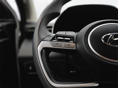 Used 2022 Hyundai Tucson SE image 20