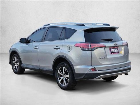 Used 2018 Toyota RAV4 XLE image 8