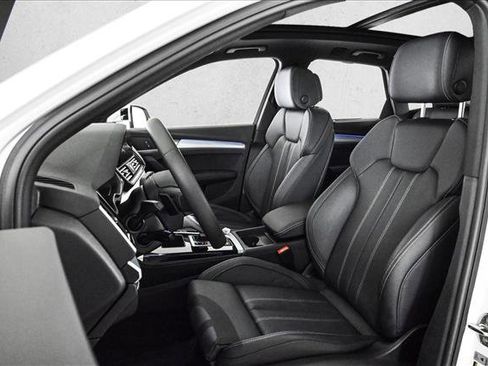 Certified 2025 Audi Q5 2.0T Premium Plus w/ Premium Plus Package image 17