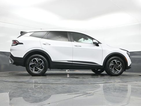 Used 2025 Kia Sportage LX AWD/4WD image 43
