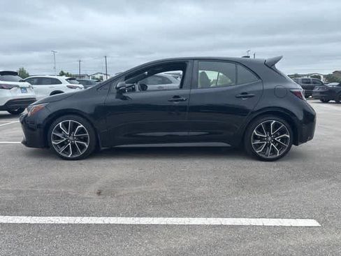 Used 2019 Toyota Corolla XSE FWD image 2